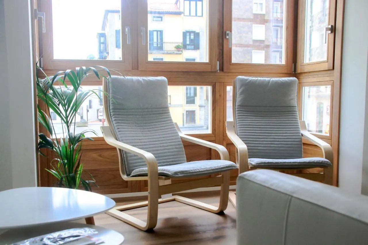 Apartamentos Mundaka Surf Camp