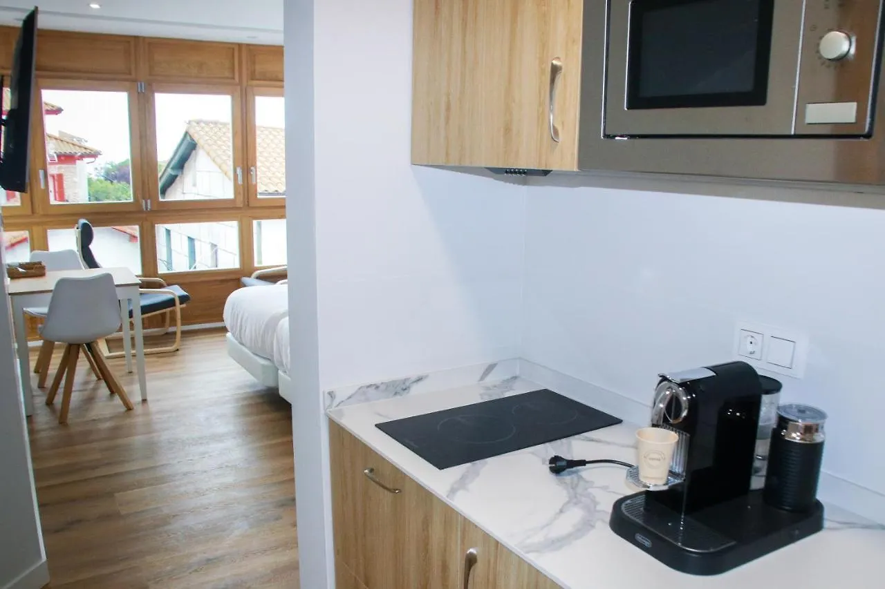 Apartamentos Mundaka Surf Camp 0*,